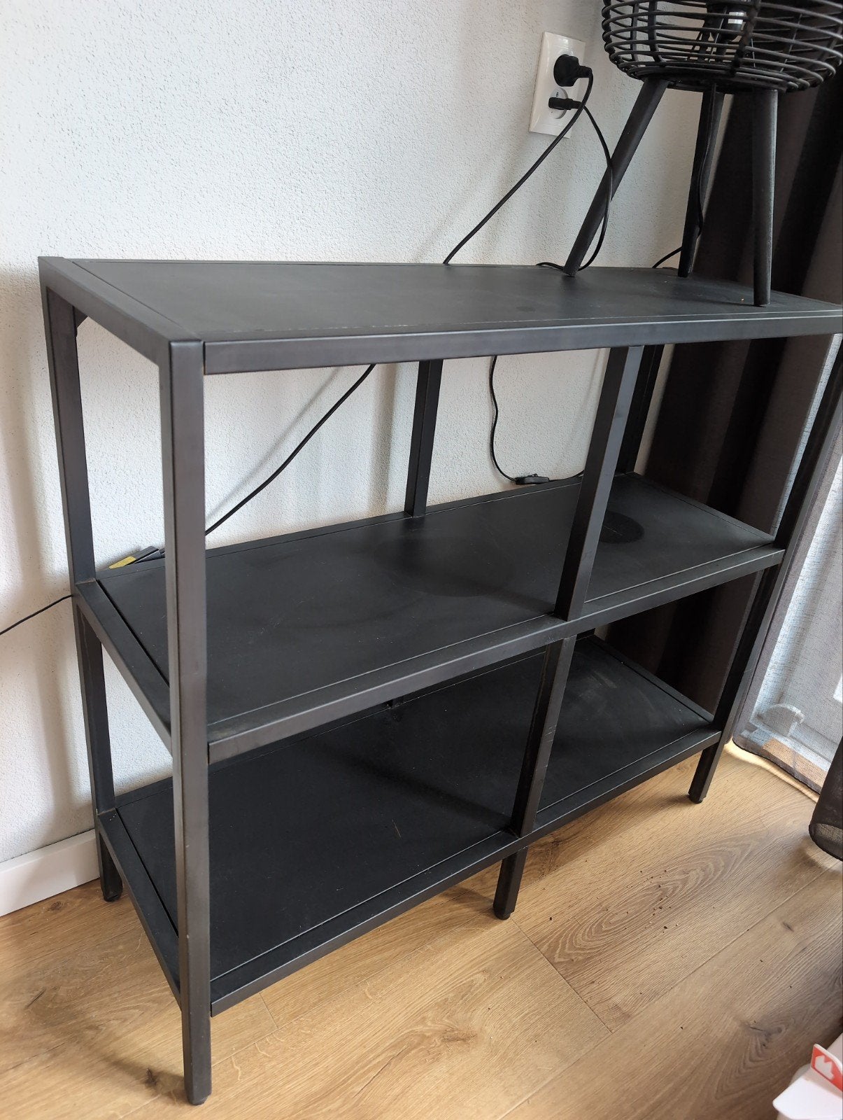 Kast zwart metaal, Ophalen, Gebruikt