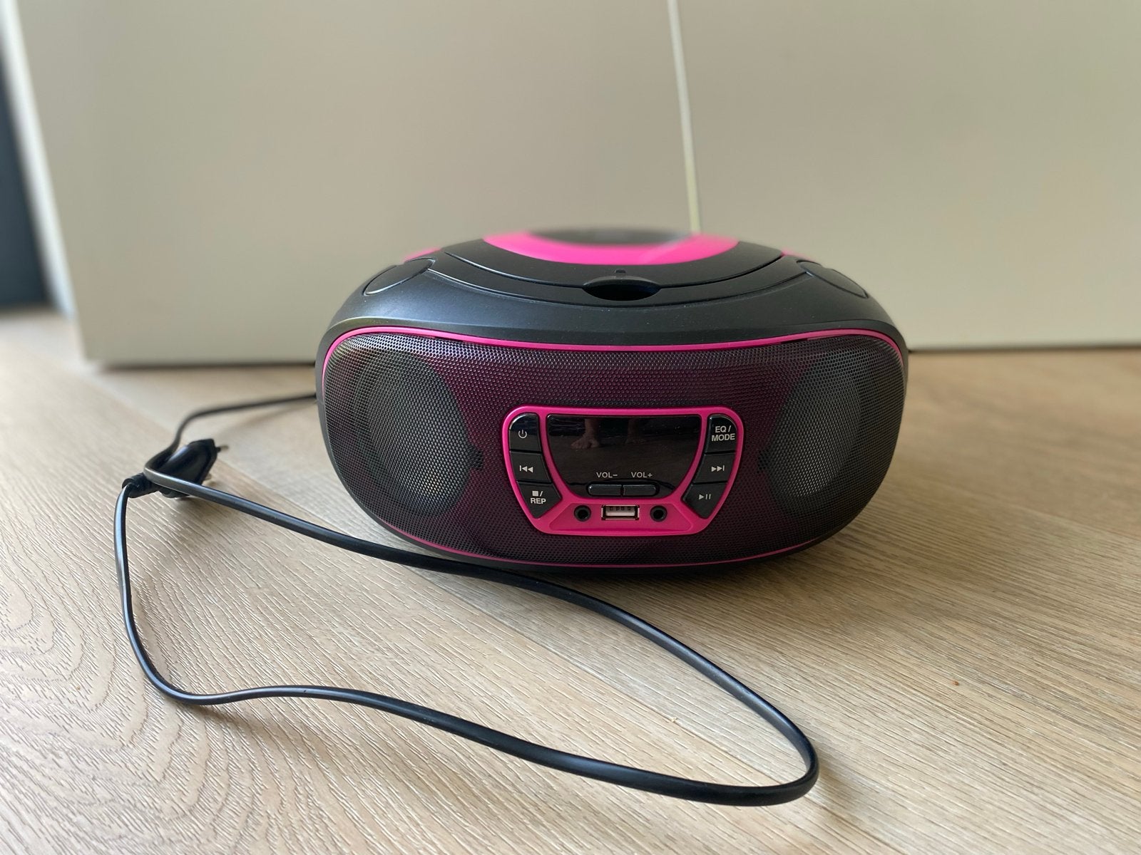 Denver radio met CD-speler en USB - Zwart/Roze, Audio, Tv en Foto, Radio's, Ophalen, Zo goed als nieuw, Radio, Met cd-speler