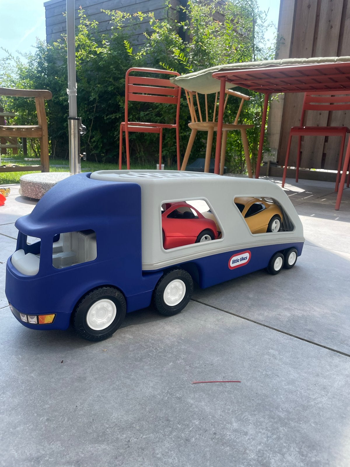 Little Tikes Autotransporter met 2 auto's, Ophalen, Zo goed als nieuw