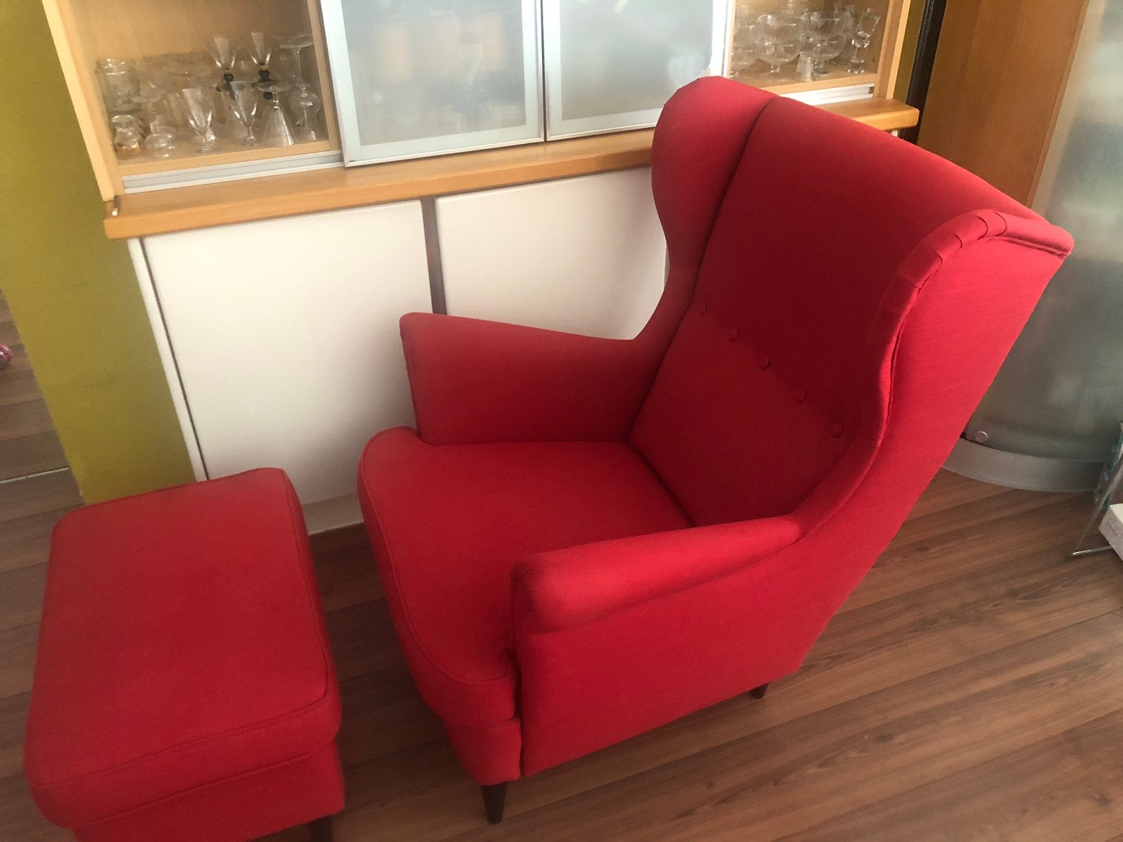 Ikea stoel met voetenbank. HITTE PRIJS.  €. 85,—, Huis en Inrichting, Fauteuils, Ophalen, Zo goed als nieuw, 75 tot 100 cm