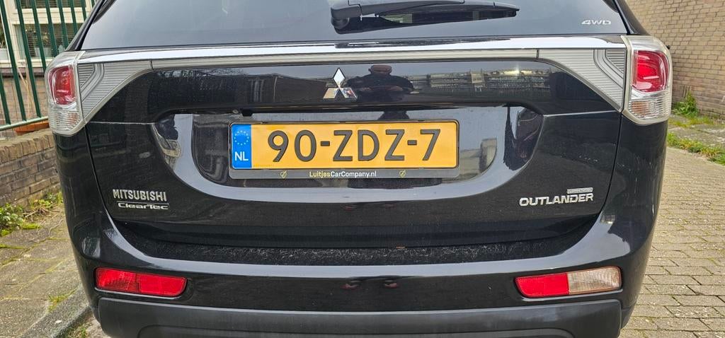 Mitsubishi Outlander 2.0 MPI 2WD CVT 2012 Zwart, Auto's, Mitsubishi, Automaat, Outlander, Zwart, 4 cilinders