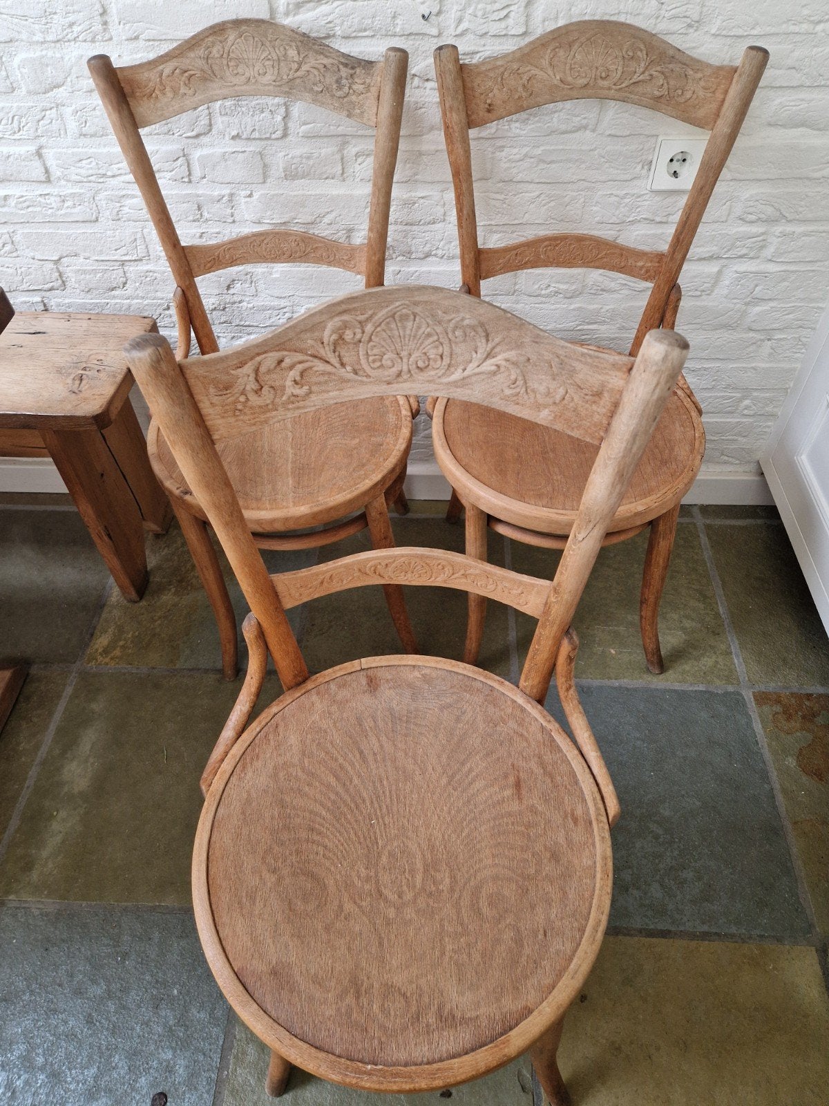 3 Thonet of Jugendstill stijl stoelen met mooi motief, Ophalen