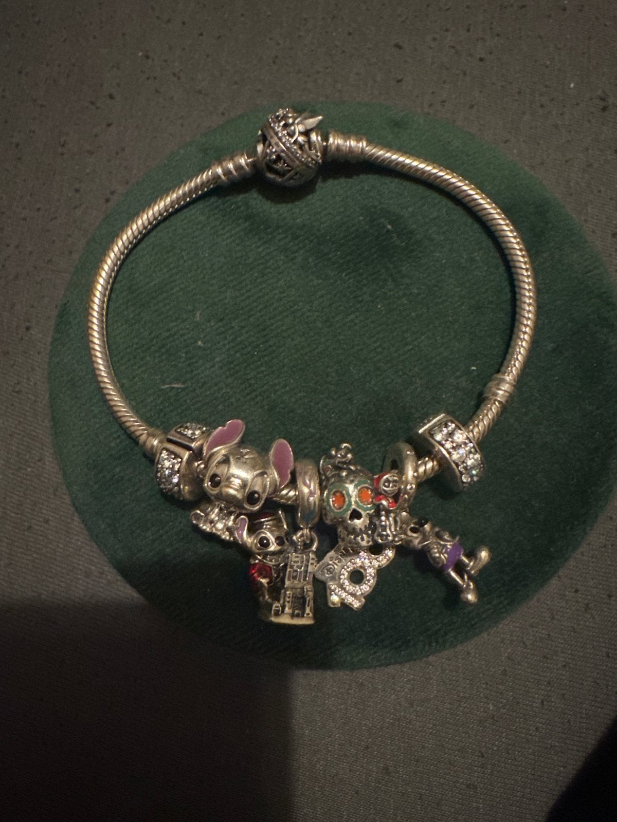 Pandora armband met bedels - Zo goed als nieuw, Sieraden, Tassen en Uiterlijk, Armbanden, Ophalen, Zo goed als nieuw, Zilver, Met bedels of kralen