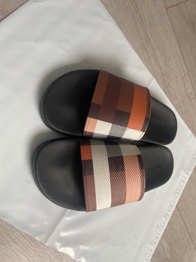 Burberry Slippers - Nieuwstaat, Slippers, Verzenden, Zwart, Nieuw