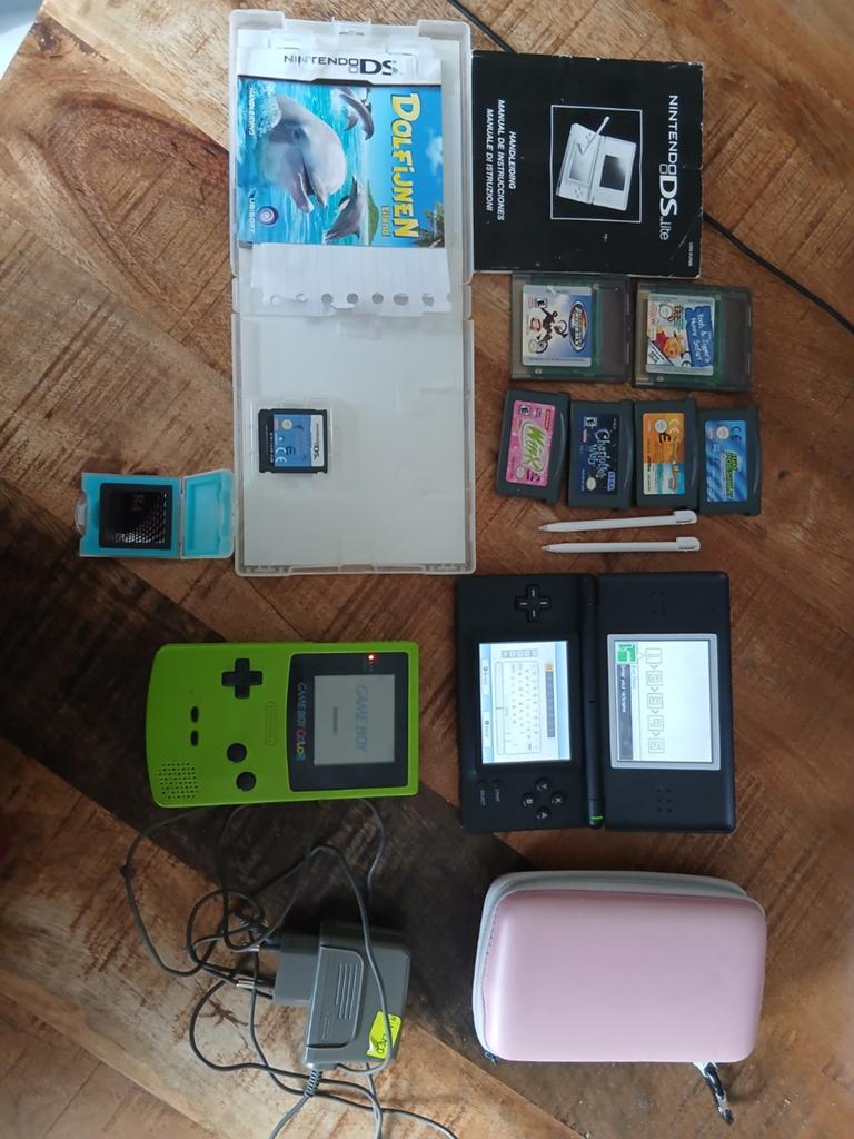 Originele Gameboy Color en Nintendo DS Lite met games, Spelcomputers en Games, Spelcomputers | Nintendo DS, Ophalen, Gebruikt