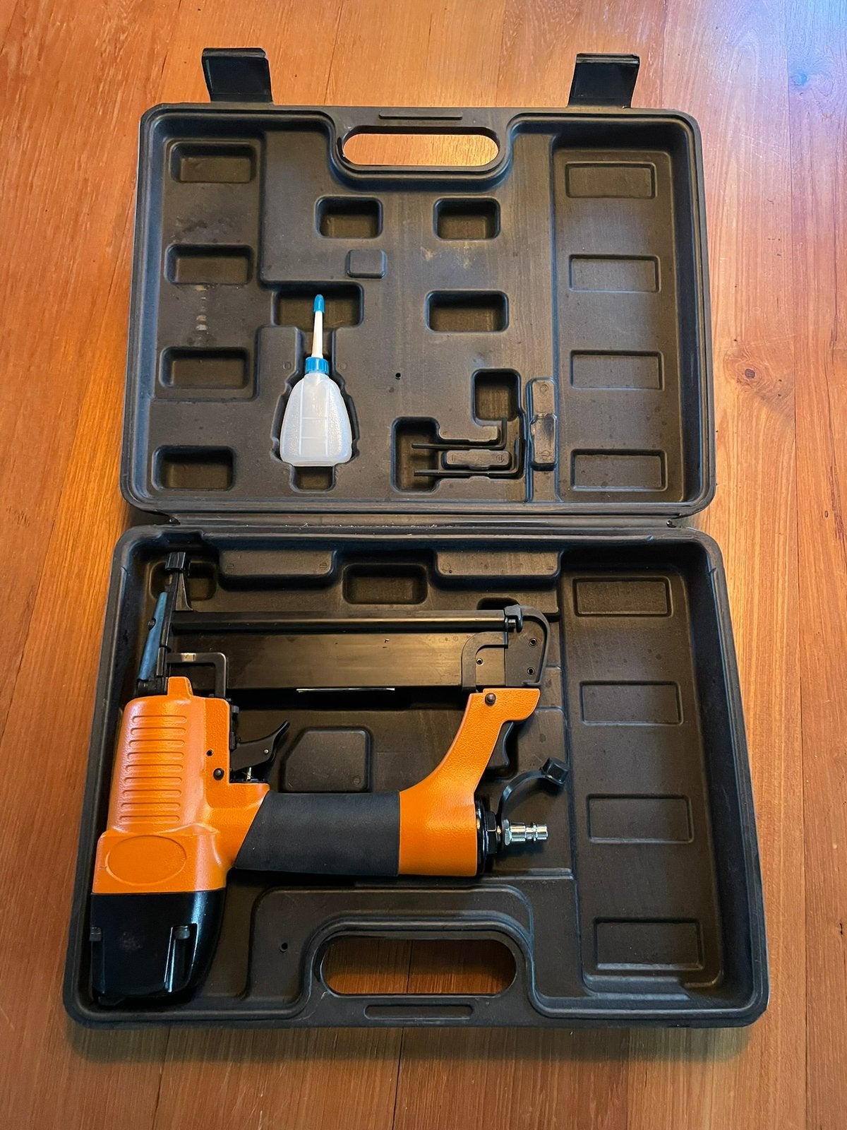 pneumatische nietmachine, Ophalen of Verzenden, Zo goed als nieuw