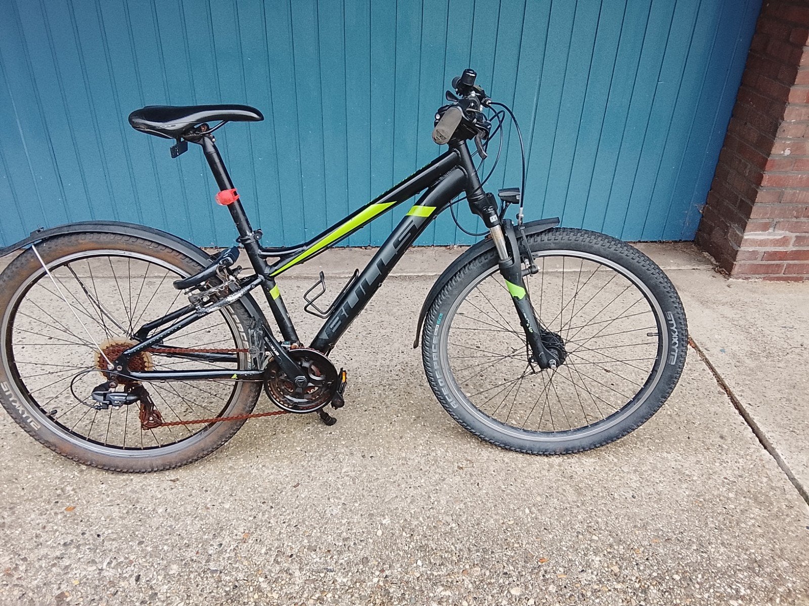 Bulls Sharptail Street 1 met 21 versnellingen en Axa slot, Gebruikt, 26 inch, Velgrem, Minder dan 47 cm