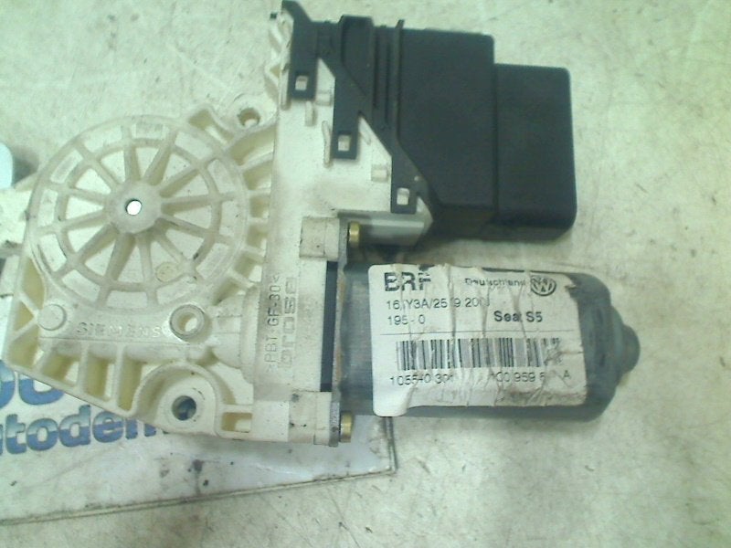 Motor Raammechaniek Links Achter Seat Leon (1M1) 101389102, Service@seat.de, Seat, Seat Deutschland GmbH, Gebruikt