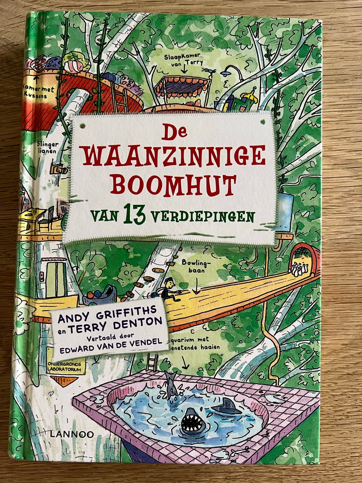 De Waanzinnige Boomhut van 13 Verdiepingen - Andy Griffiths, Ophalen of Verzenden, Zo goed als nieuw, Fictie