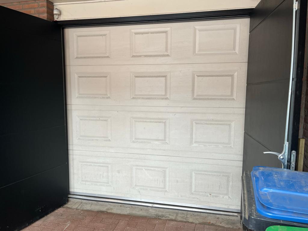 Elektrische Garagedeur Gema - Crème/Wit, 250cm breed, Ophalen, Gebruikt, Garagedeur, 120 cm of meer