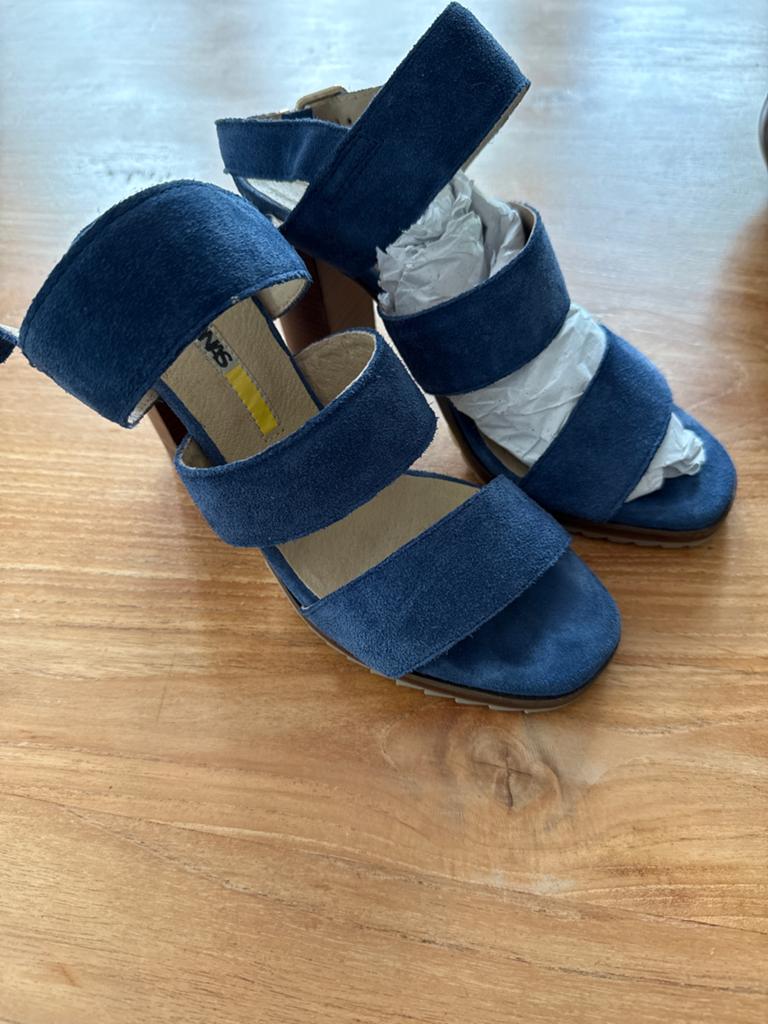Gratis af te halen: Suède sandalen maat 38, Kleding | Dames, Ophalen, Gedragen, Blauw, Sandalen of Muiltjes