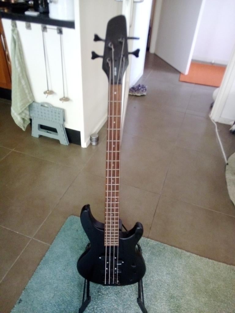 basgitaar aria pro IGB-50, Muziek en Instrumenten, Ophalen, Gebruikt, Elektrisch
