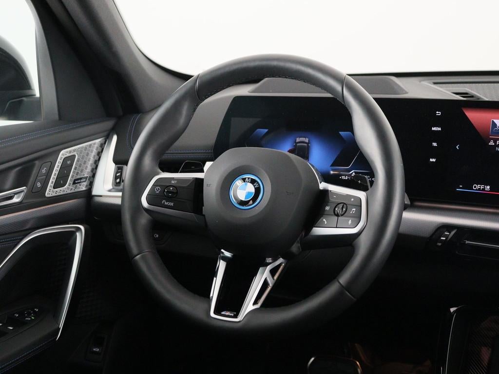 BMW X1 xDrive30e (bj 2025, automaat), Gebruikt, Zwart, Met garantie (alle), Zwart