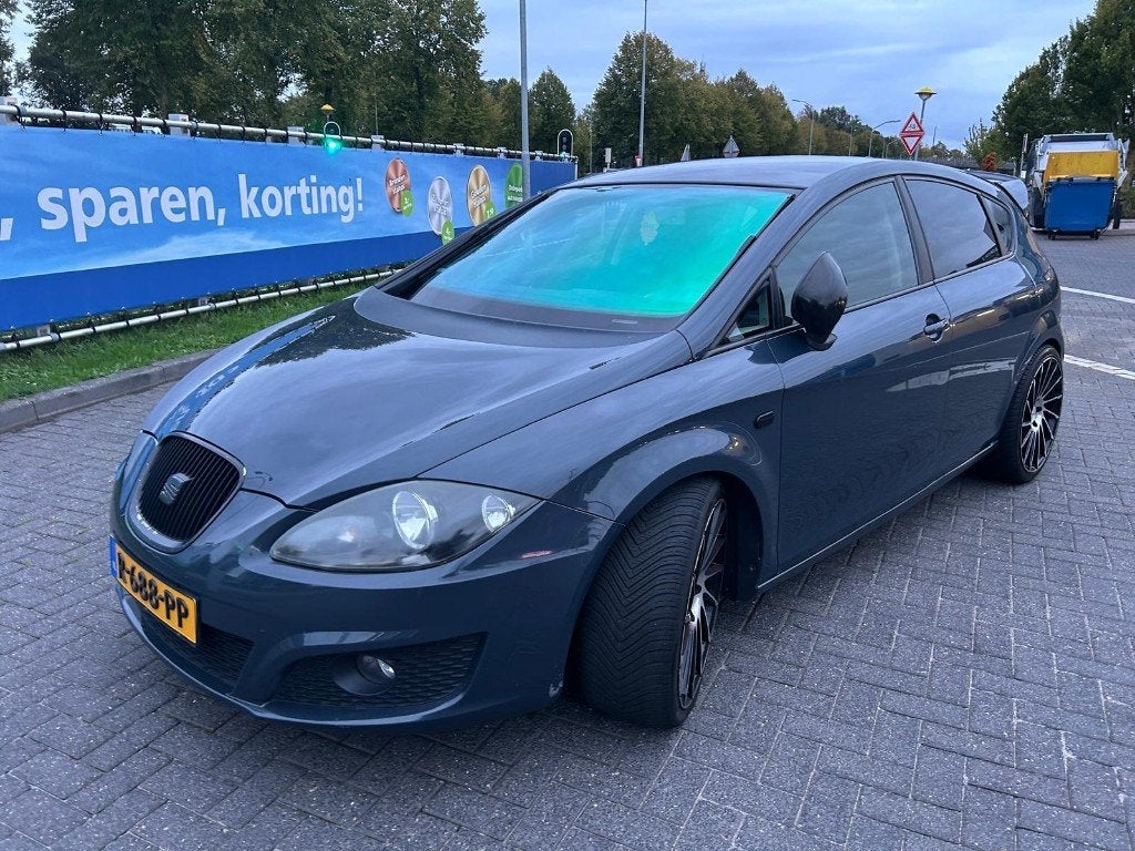 SEAT Leon 1.4 TSI Sport APK tot 08-27 18" LMV Chameleon Ruit, Auto's, 1224 kg, Zwart, Particulier, 1300 kg