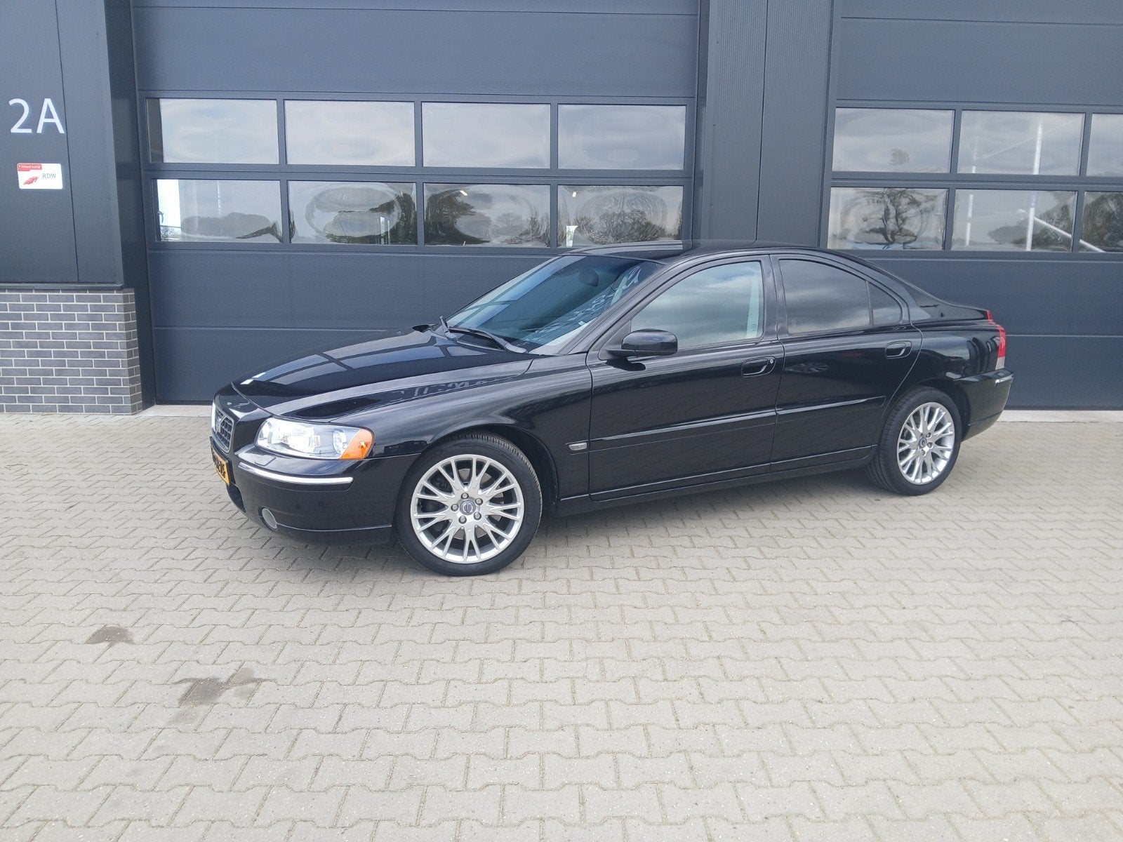 Volvo S60 2.4 T5 Geartronic 2004 Blauw, Auto's, Zwart, Blauw, S60, Particulier