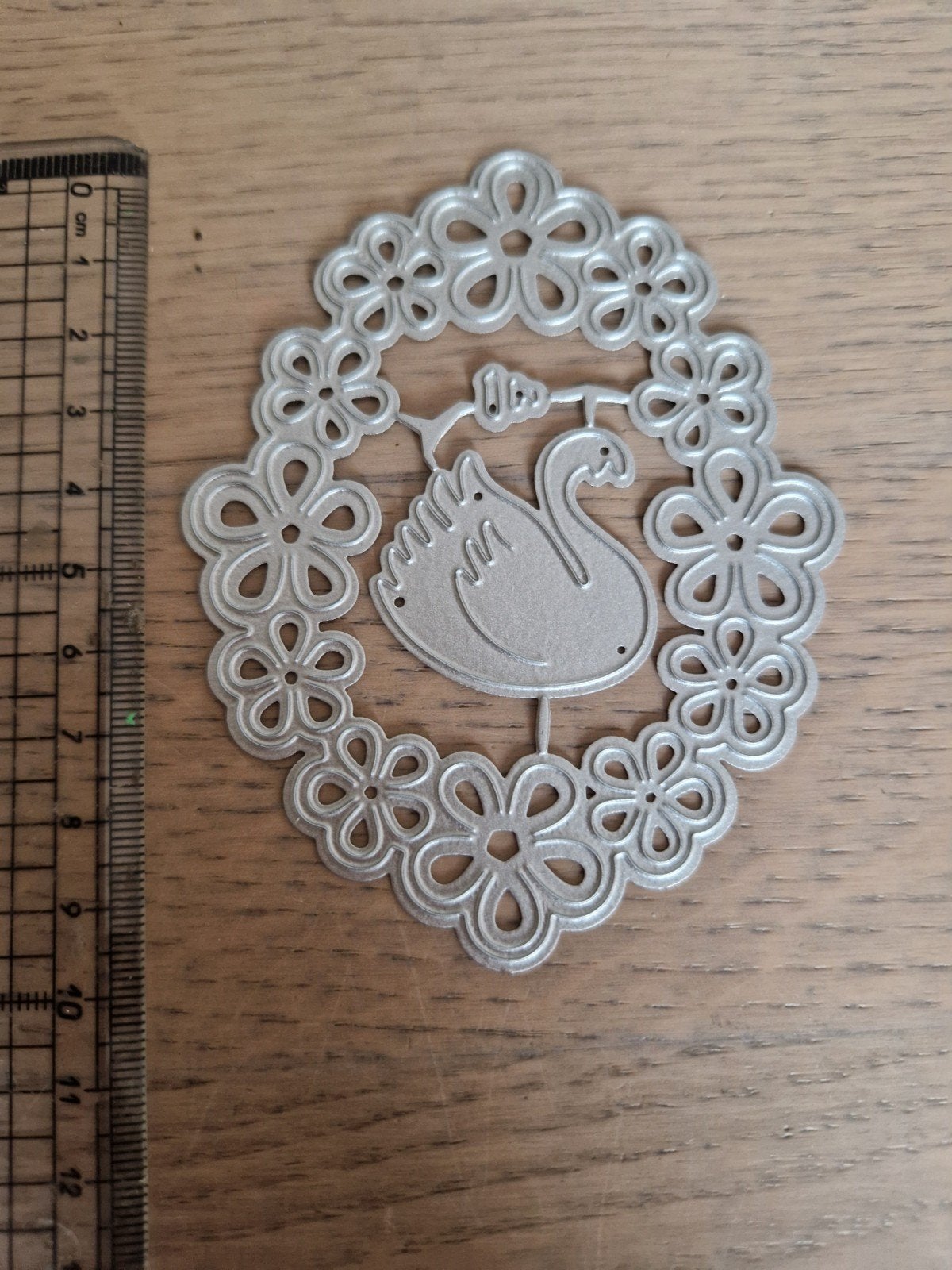 Ovaal snijmal met bloemmotief en zwaan, Hobby en Vrije tijd, Kaarten | Zelf maken, Ophalen of Verzenden, Nieuw