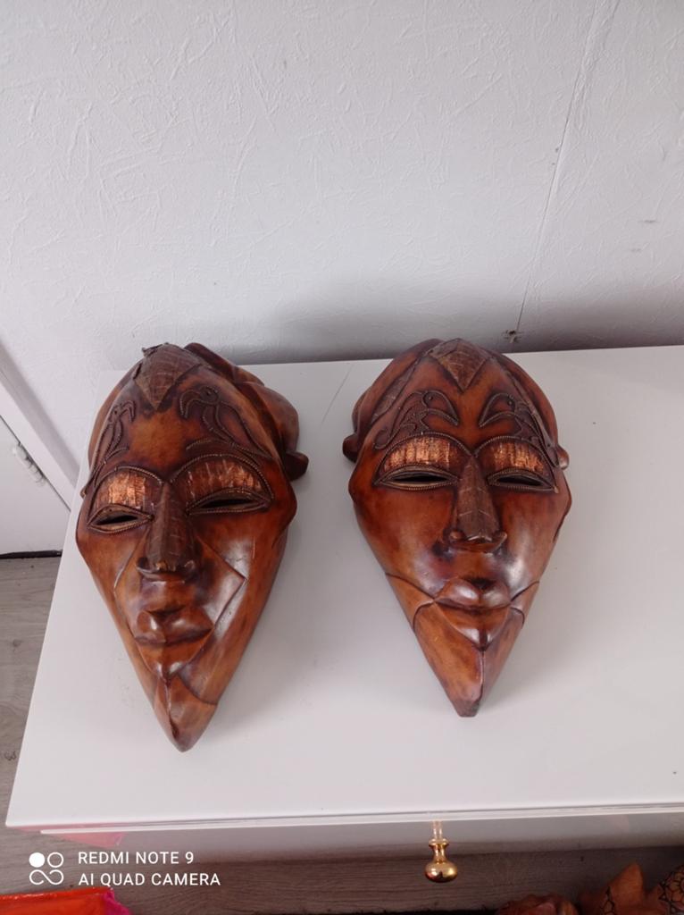 Zeer fraai Vintage wand Afrikaans houten masker met koper, Ophalen of Verzenden