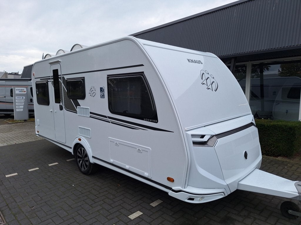 Knaus Sudwind 60 Years 460 EU VINKEN VOORRAAD VOORDEEL, Serviceluik, Standaardzit, Bedrijf, Knaus