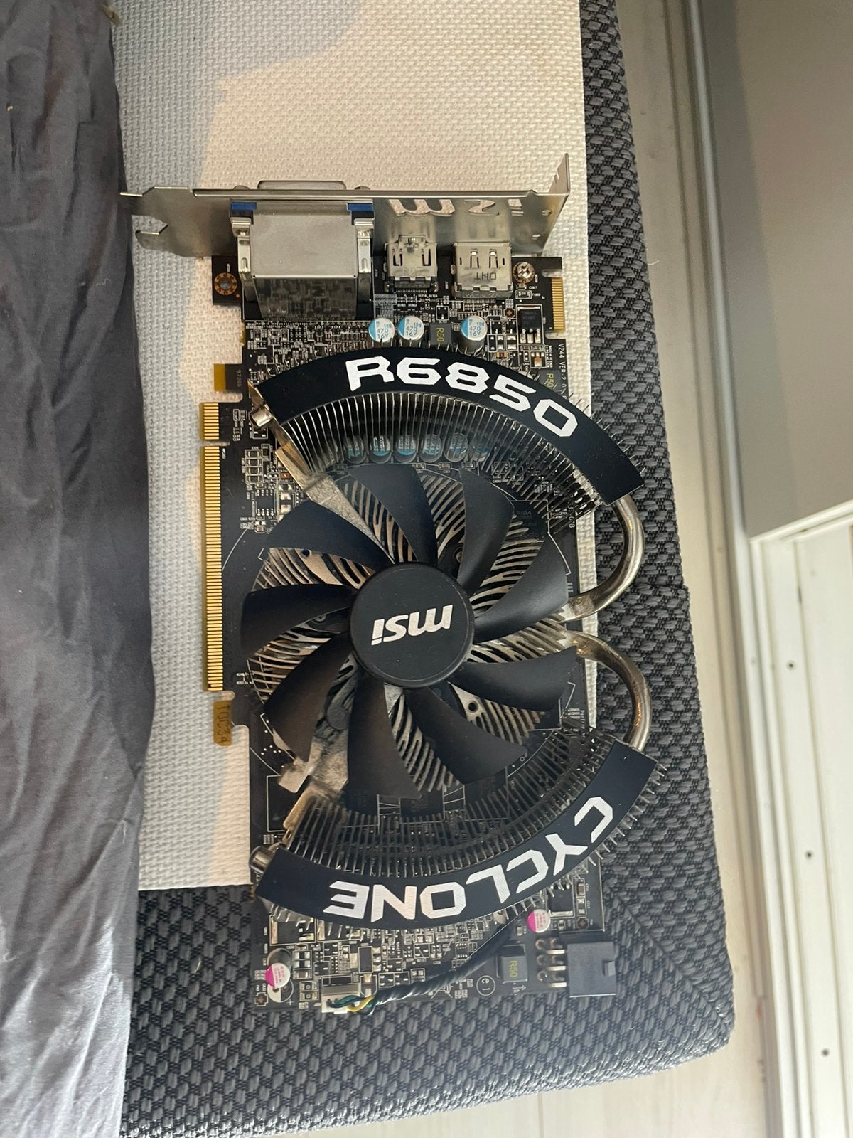 R6850 cyclone, Ophalen of Verzenden, Gebruikt, GDDR6, Tv-Out