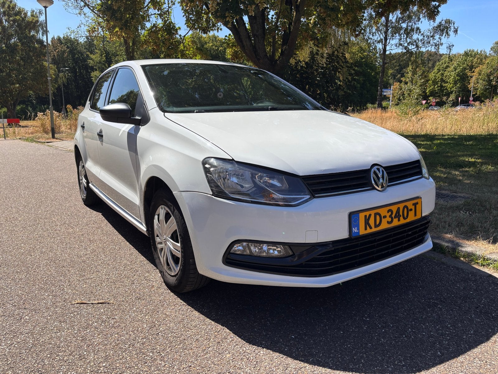 Volkswagen Polo 1.0 MPI 44KW 2015 Wit, Auto's, Voorwielaandrijving, Stof, 40 €/maand, Wit