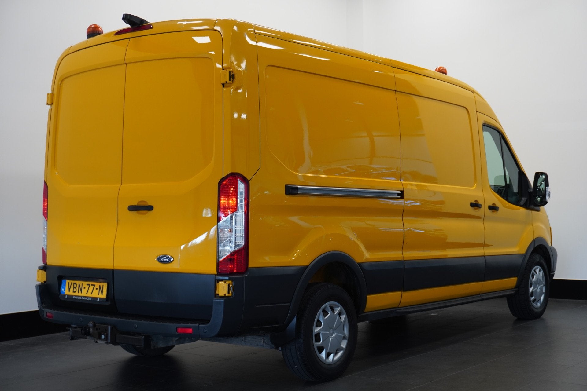 Ford Transit 2.0 TDCI 130PK L3H2 FWD EURO 6 - Airco - Cruise, Voorwielaandrijving, Stof, 4 cilinders, Bedrijf
