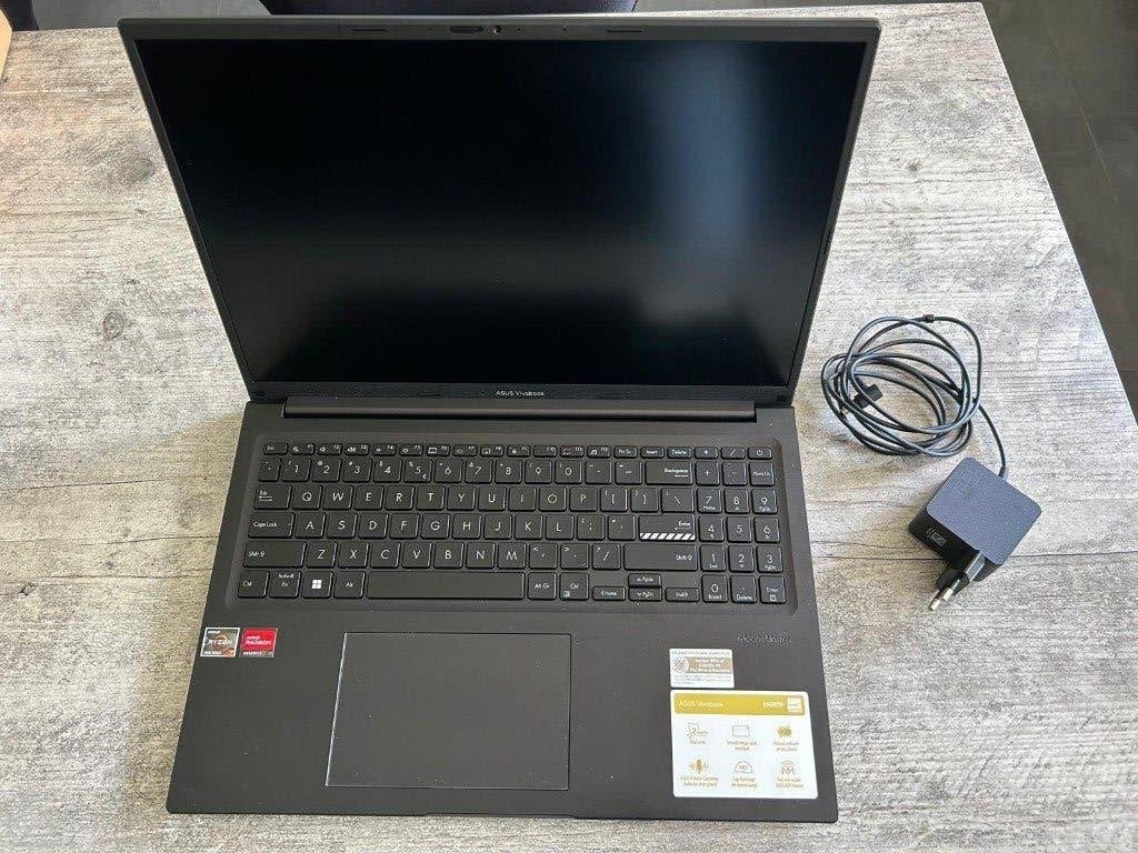 Mooie Asus Vivobook M1605YA-MB401W, 2 tot 3 Ghz, Qwerty, 8 GB, Zo goed als nieuw
