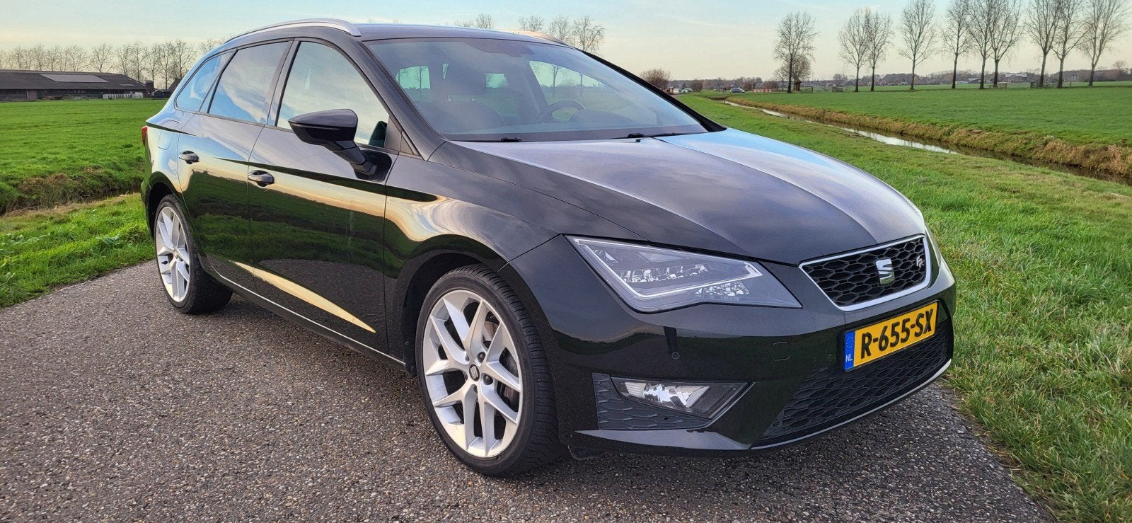 Seat Leon FR 1.4 TSI 125pk 2017 Navi Led Lm 18'', Auto's, Voorwielaandrijving, Leon, 620 kg, Zwart