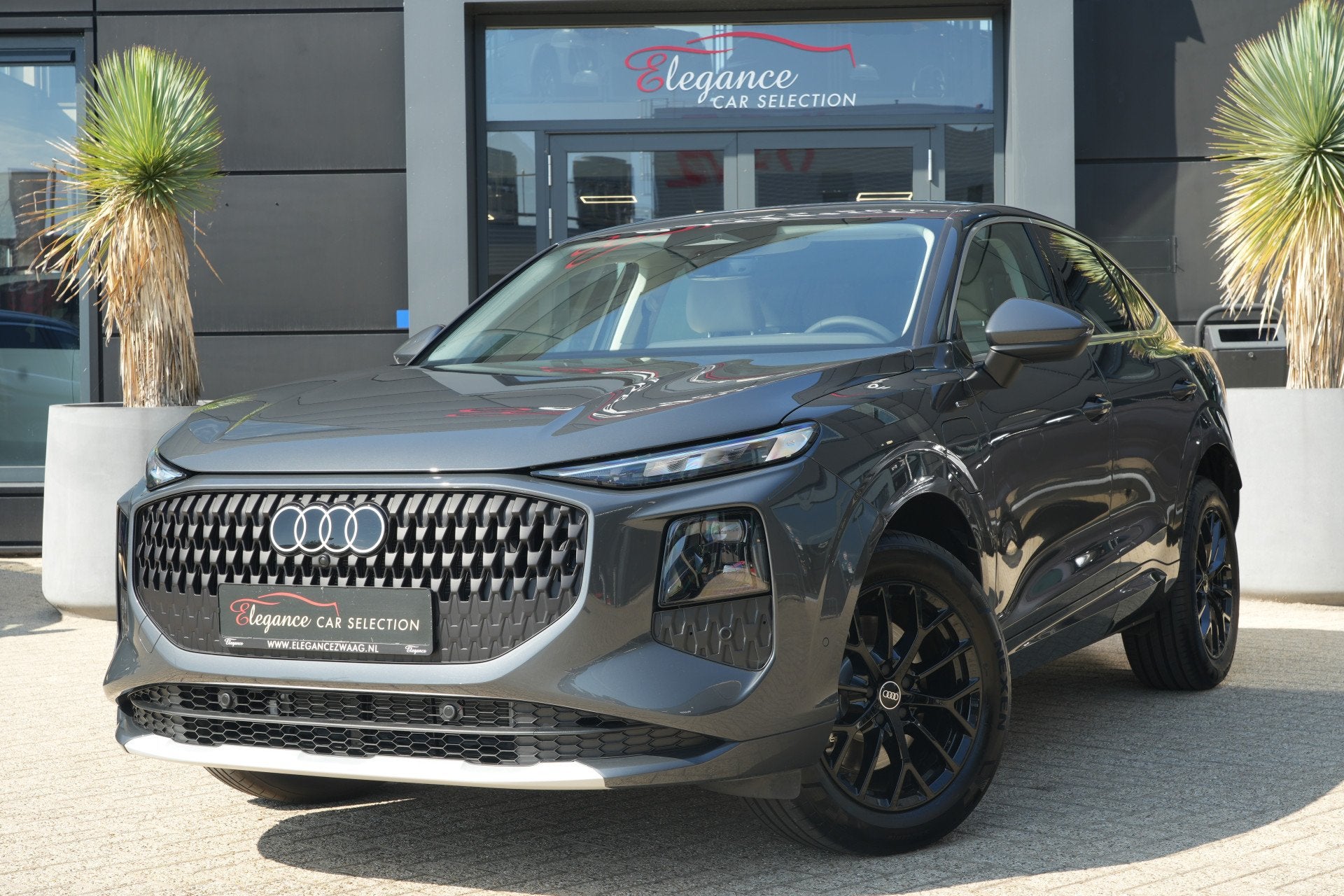 Audi Q3 Sportback 1.5 e-hybrid Advanced edition (bj 2026), Auto's, Audi, 1800 kg, 4 cilinders, Bedrijf, Grijs