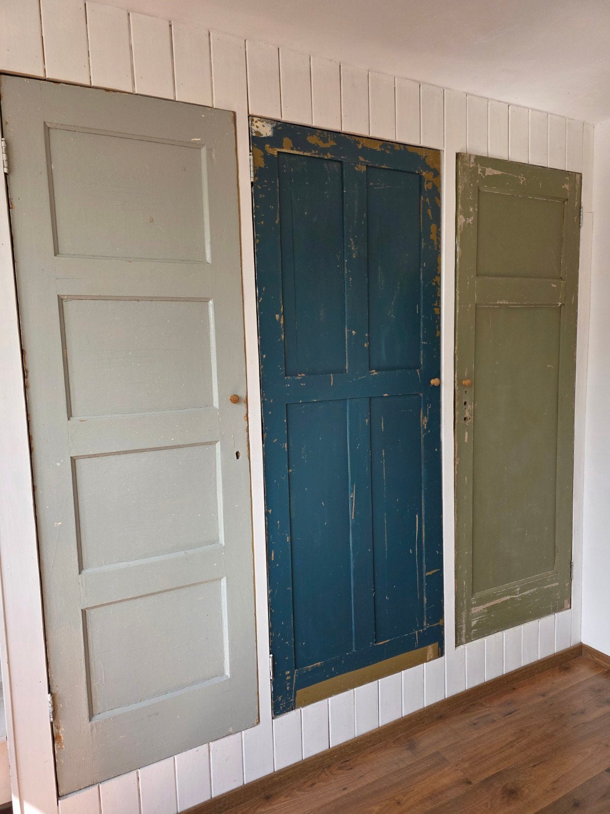Oude houten kastdeuren in diverse kleuren, Ophalen