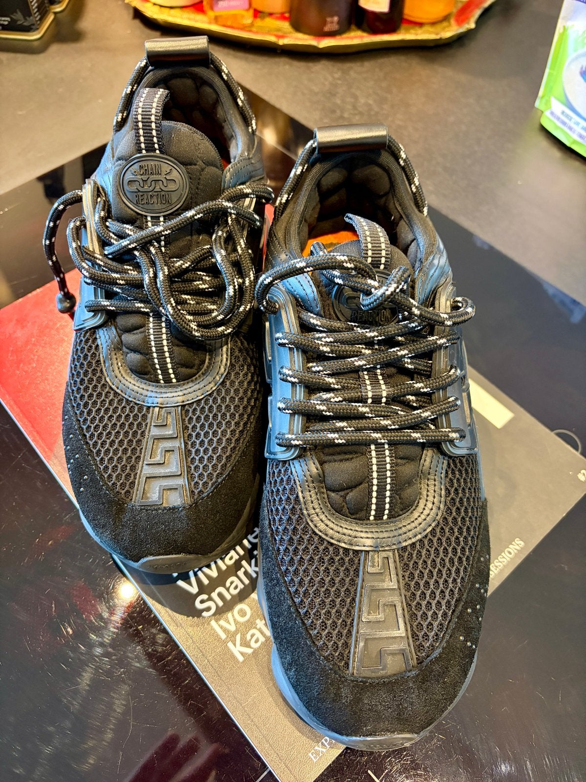 Versace Chain Reaction Sneakers – Triple Black, Zwart, Ophalen of Verzenden, Sneakers of Gympen, Zo goed als nieuw