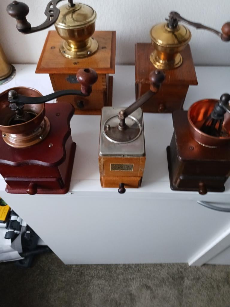 Antieke koffiemolens 5stuksvoor5 euro, Ophalen of Verzenden