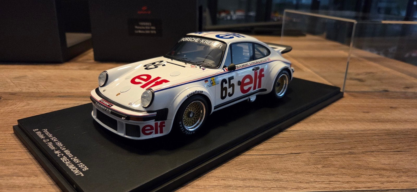 Porsche 934 Kremer 24H le mans 1:18 Spark, Ophalen of Verzenden, Zo goed als nieuw, Overige merken