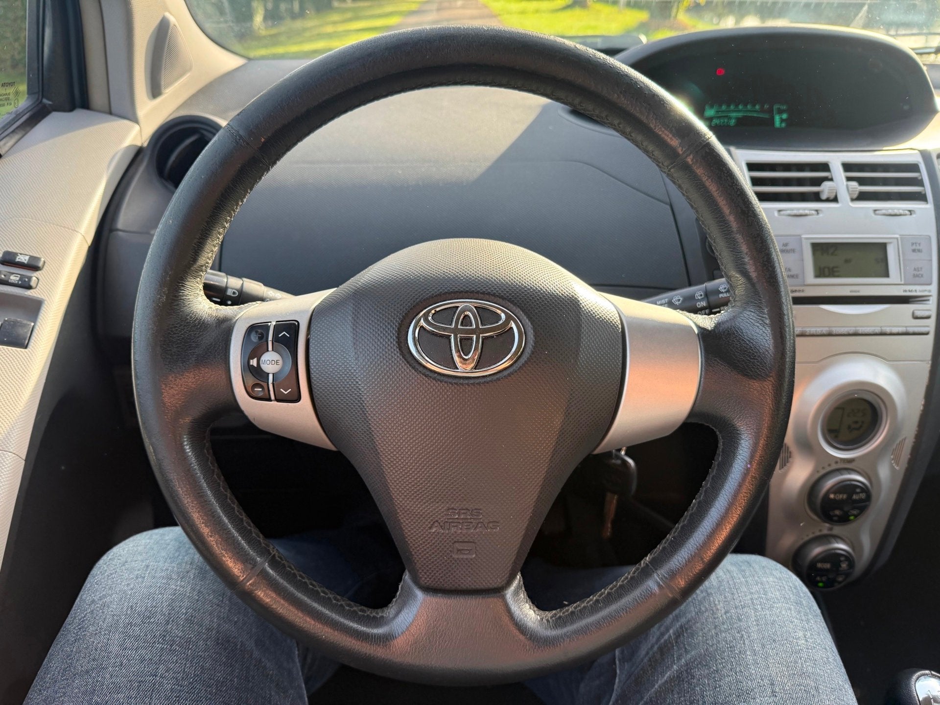 Foto 8 van Toyota Yaris 1.3 VVTi Luna|Airco|5-Deurs|Nieuwe apk