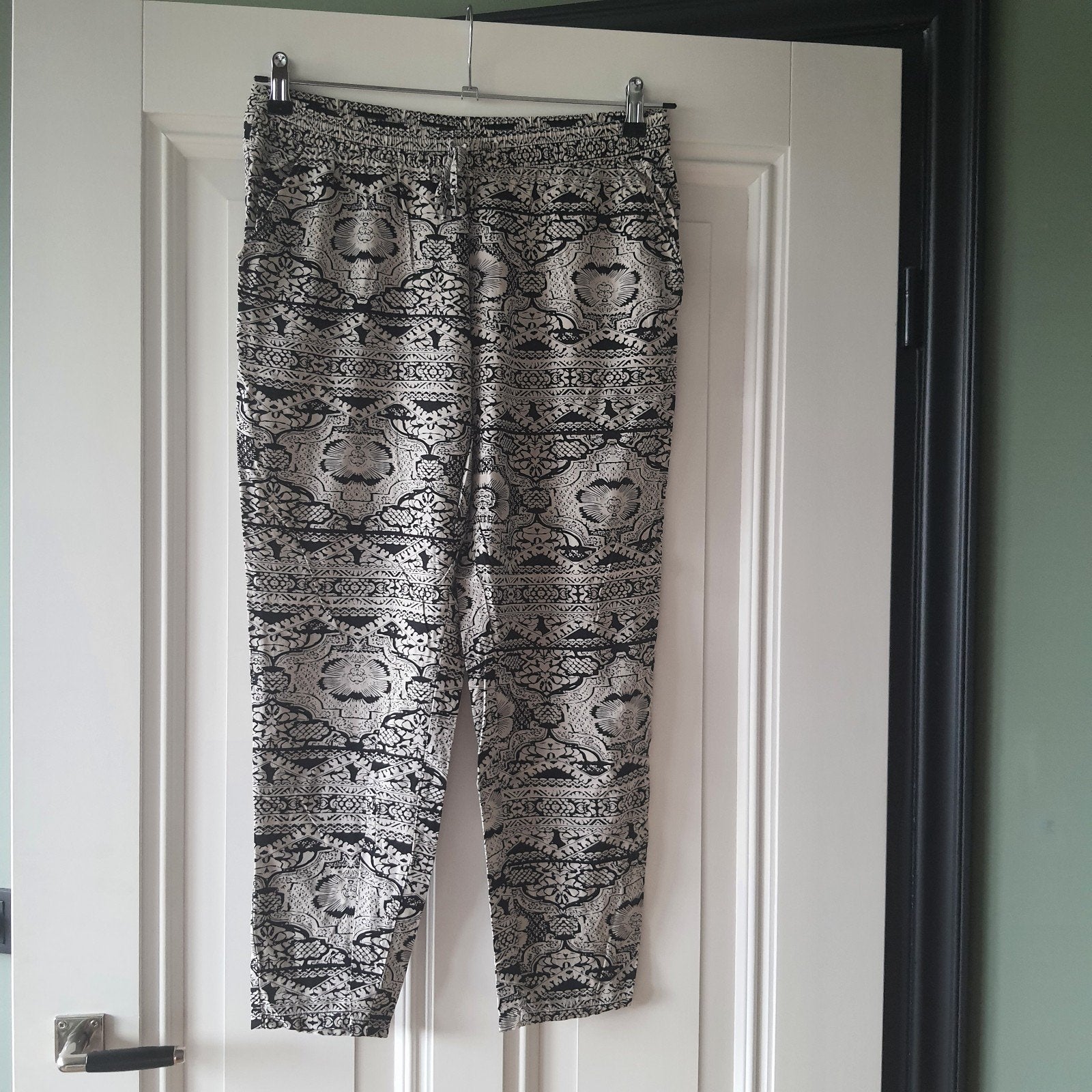 Nieuw leuke broek maat 40 met elastische tailleband, Zwart, Nieuw, Lang, Only.