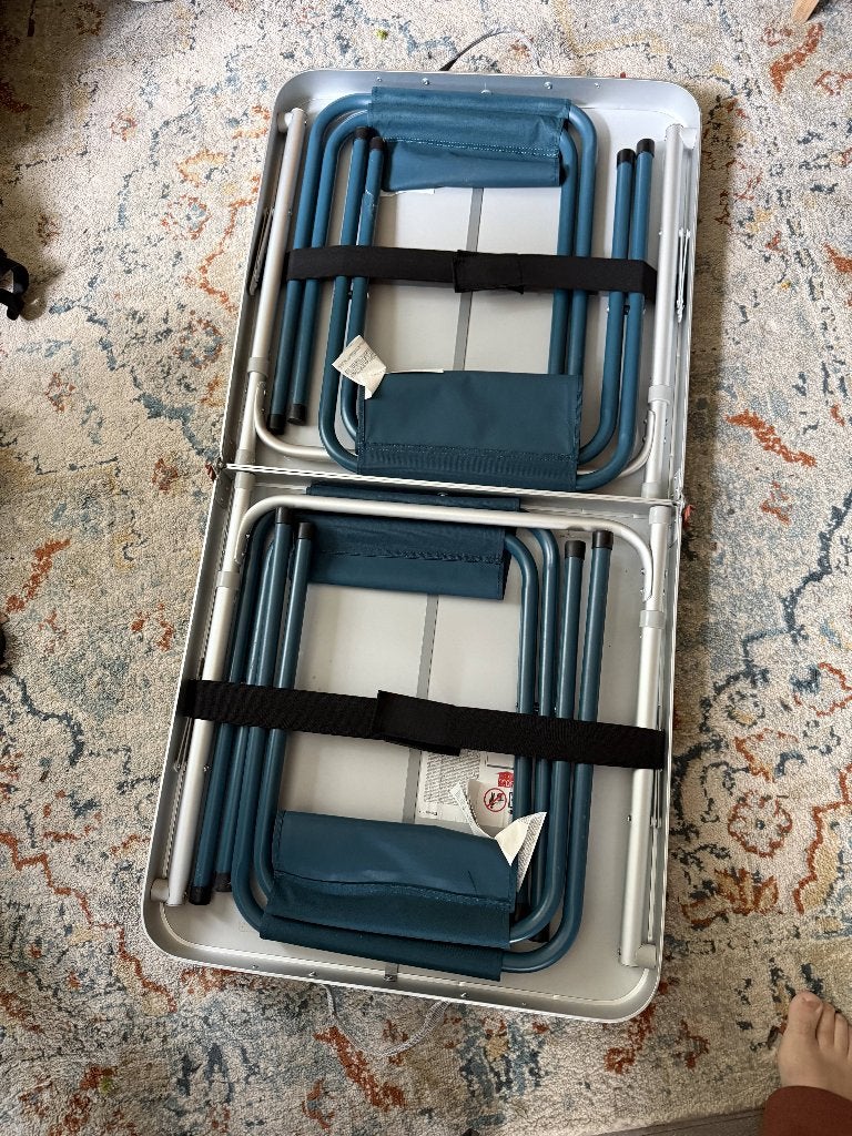 Quechua opklapbare campingtafel met 4 krukken, van Decathlon, Ophalen, Zo goed als nieuw, Campingtafel