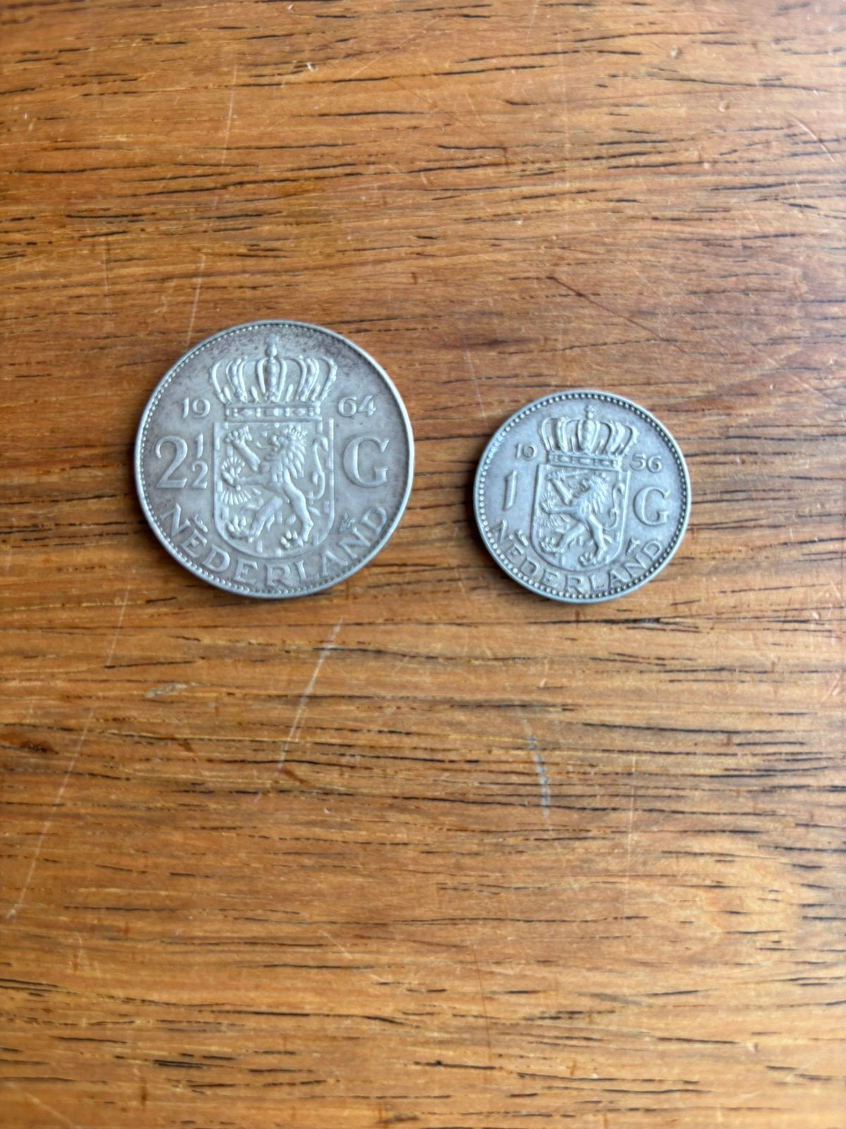 Set zilveren munten Juliana: Rijksdaalder 1964 &Gulden 1956, Postzegels en Munten, Munten | Nederland, Ophalen of Verzenden, Koningin Juliana