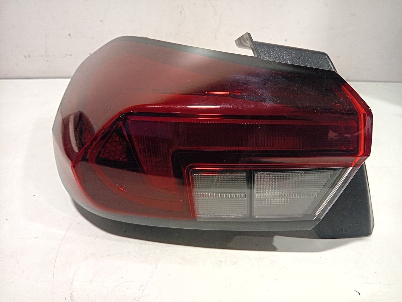 Achterlicht links buiten Opel Corsa, Onderdelen@venauto.nl, Van der Ven Autorecycling B.V., Gebruikt, Ettenseweg 76, 4706 PB Roosendaal, The Netherlands