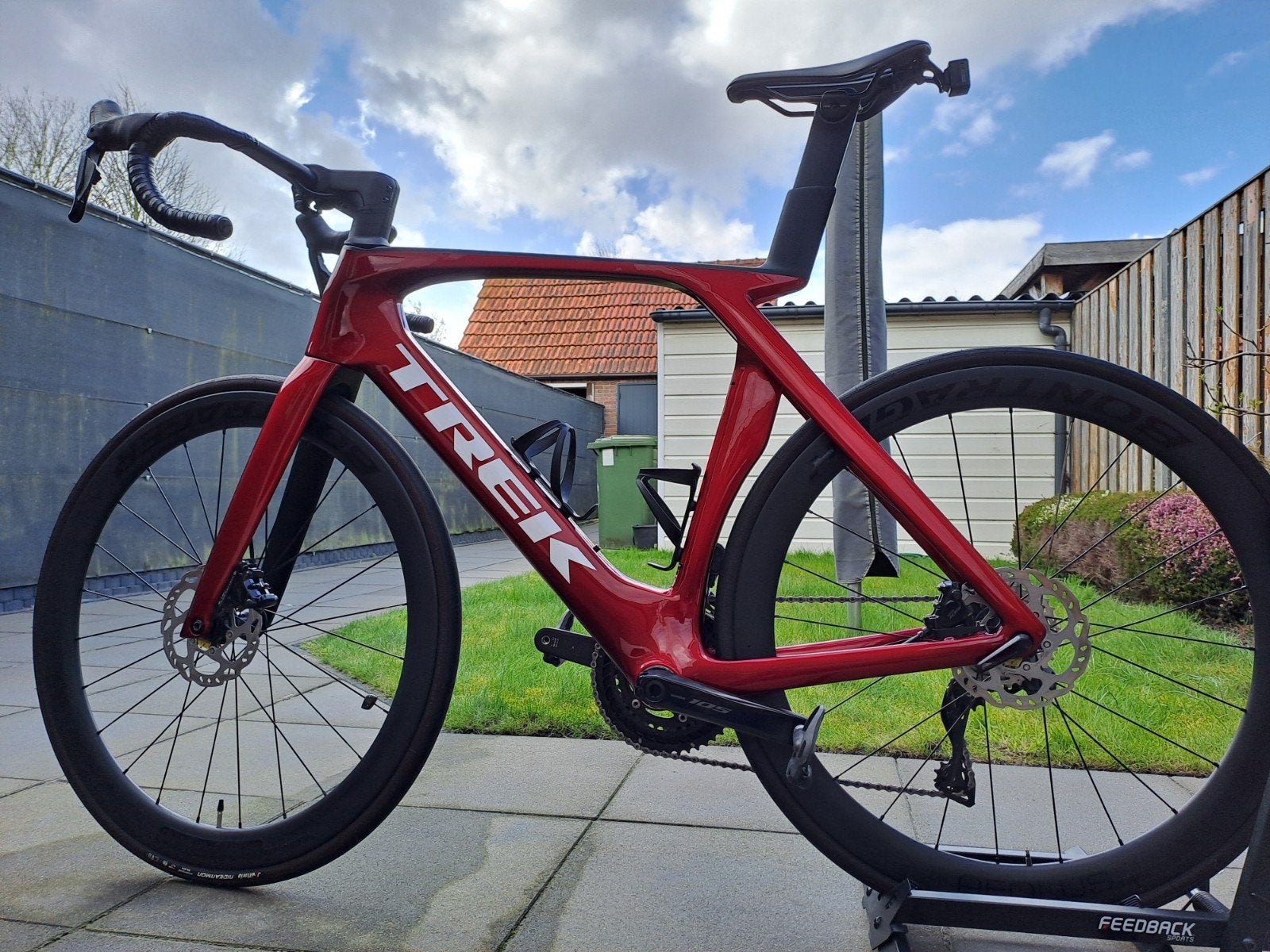 Trek Madone Sl 6 gen 7 105 di2  L 58, Carbon, Zo goed als nieuw, 57 tot 61 cm, Meer dan 20 versnellingen