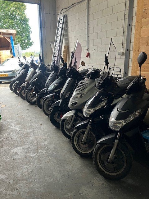Partij 10 X inruil lopende scooters aangeboden  in 1 koop!, Ophalen, Gebruikt, Maximaal 45 km/u, Benzine