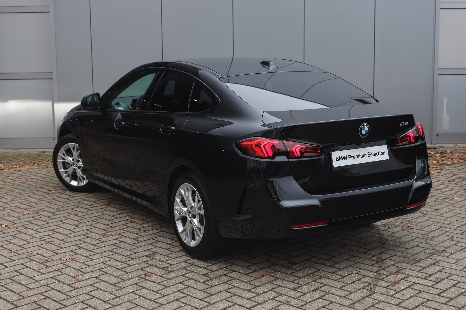 BMW 2 Serie Gran Coupé 220 Automaat / Sportstoelen / Achter, Auto's, BMW, 12 maanden, Gebruikt, 156 pk, Zwart
