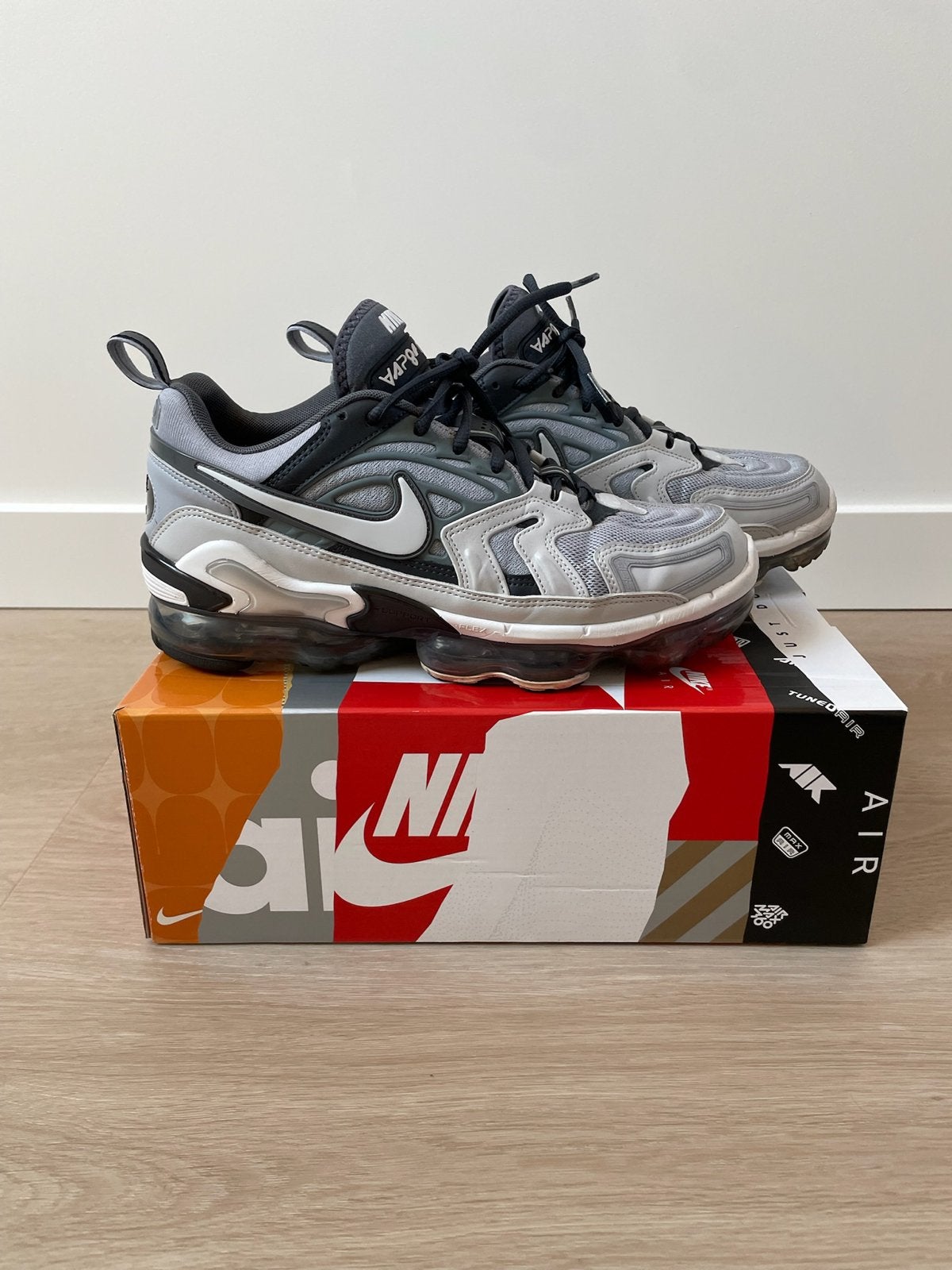 Nike Air Vapormax Evo Schoenen - maat 43, Kleding | Heren, Ophalen of Verzenden, Zo goed als nieuw, Overige kleuren, Sneakers of Gympen