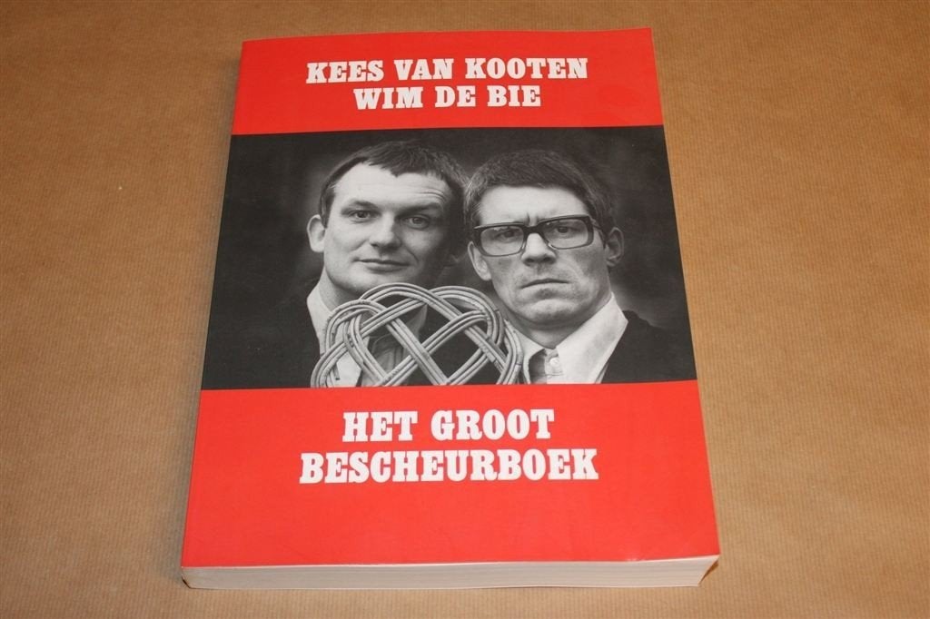 Het Groot Bescheurboek — Van Kooten & De Bie [3e Druk 2013], Boeken, Ophalen of Verzenden, Gelezen, Verhalen