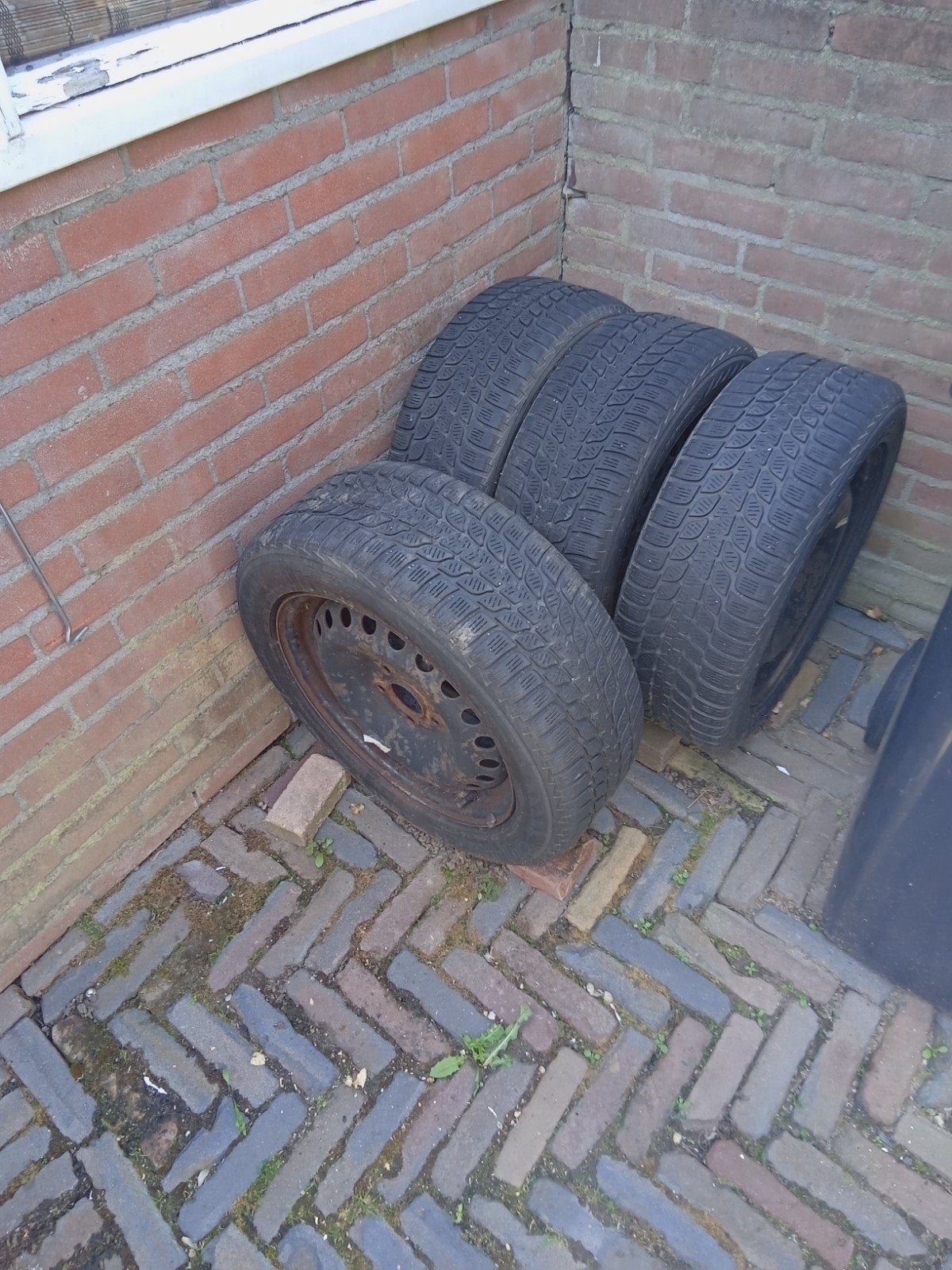 Winterbanden met stalen velgen 205/55R16, Ophalen, Gebruikt, 16 inch, Banden en Velgen