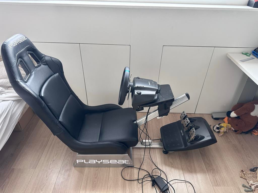 Playseat racestoel met Logitech racestuur en pedalen, Ophalen, Zo goed als nieuw