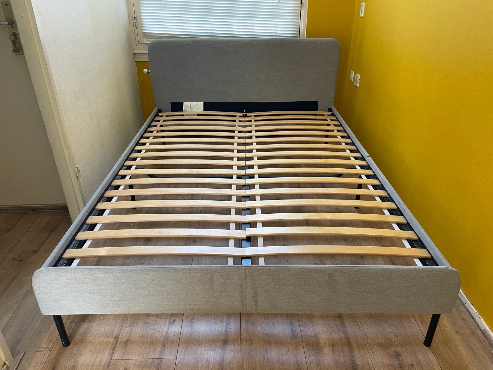 IKEA SLATTUM tweepersoonsbed 140x200 cm, Ophalen, Tweepersoons, 140 cm, Zo goed als nieuw