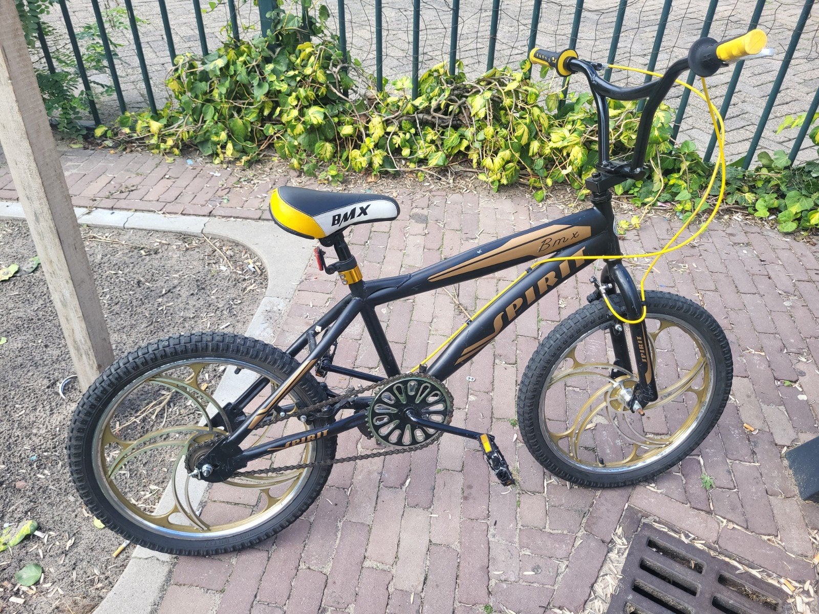 BMX Spirit - Zo goed als nieuw, weinig gebruikt, Fietsen en Brommers, Ophalen, Staal, Velgrem, 20 tot 24 inch