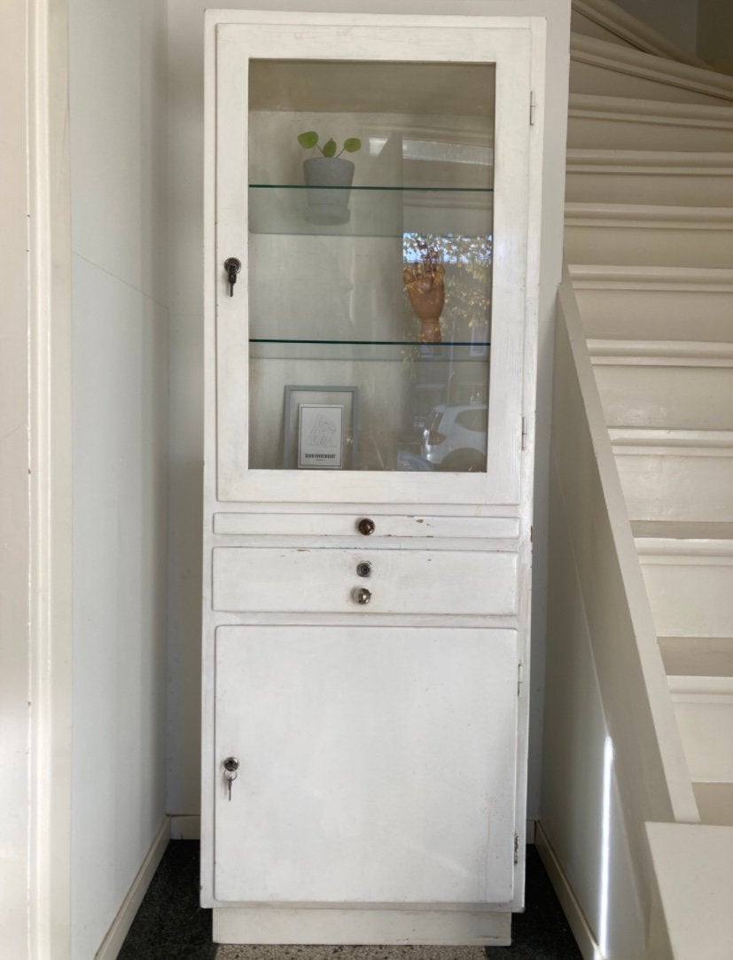 Vintage Vitrinekast / Apothekerskast - Jaren 60 met Sleutels, Huis en Inrichting, Ophalen, Gebruikt, 50 tot 100 cm, 150 tot 200 cm