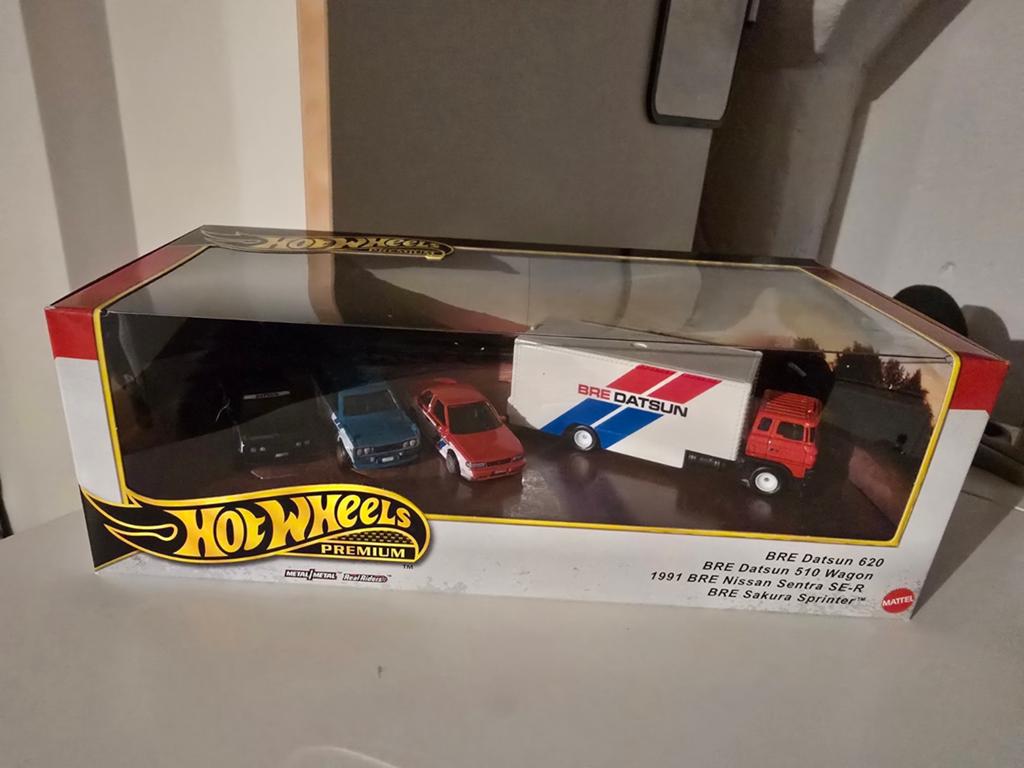 Hot Wheels Premium Datsun Diorama Set, Ophalen of Verzenden