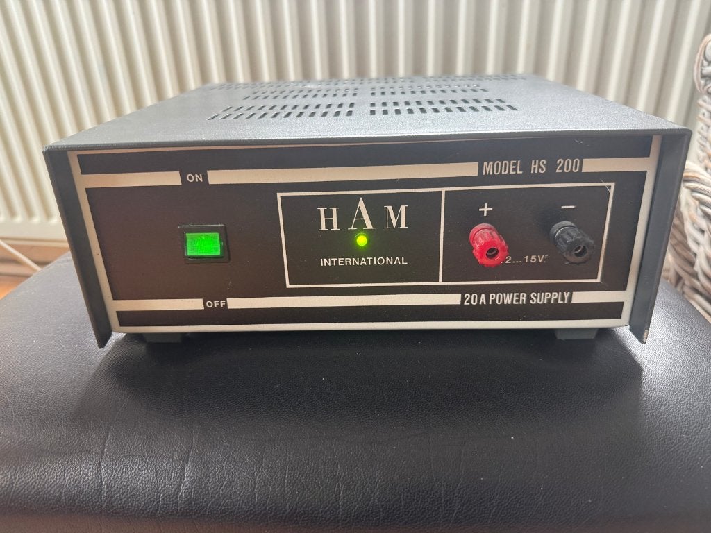 Zeldzame voeding HAM International HS200 ( 20 A), Telecommunicatie, Zenders en Ontvangers, Ophalen of Verzenden, Zo goed als nieuw