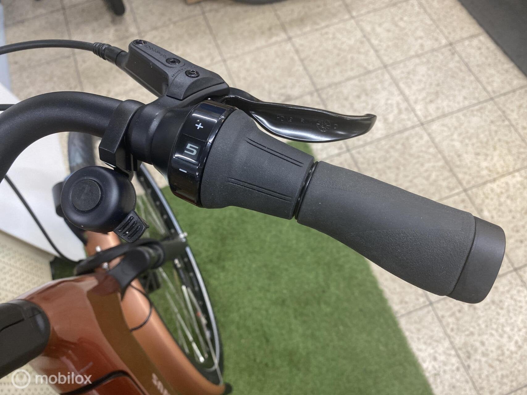 Foto 13 van BATAVUS FINEZ PT E GO POWER BOSCH 750WH 57 CM 5V NIEUW